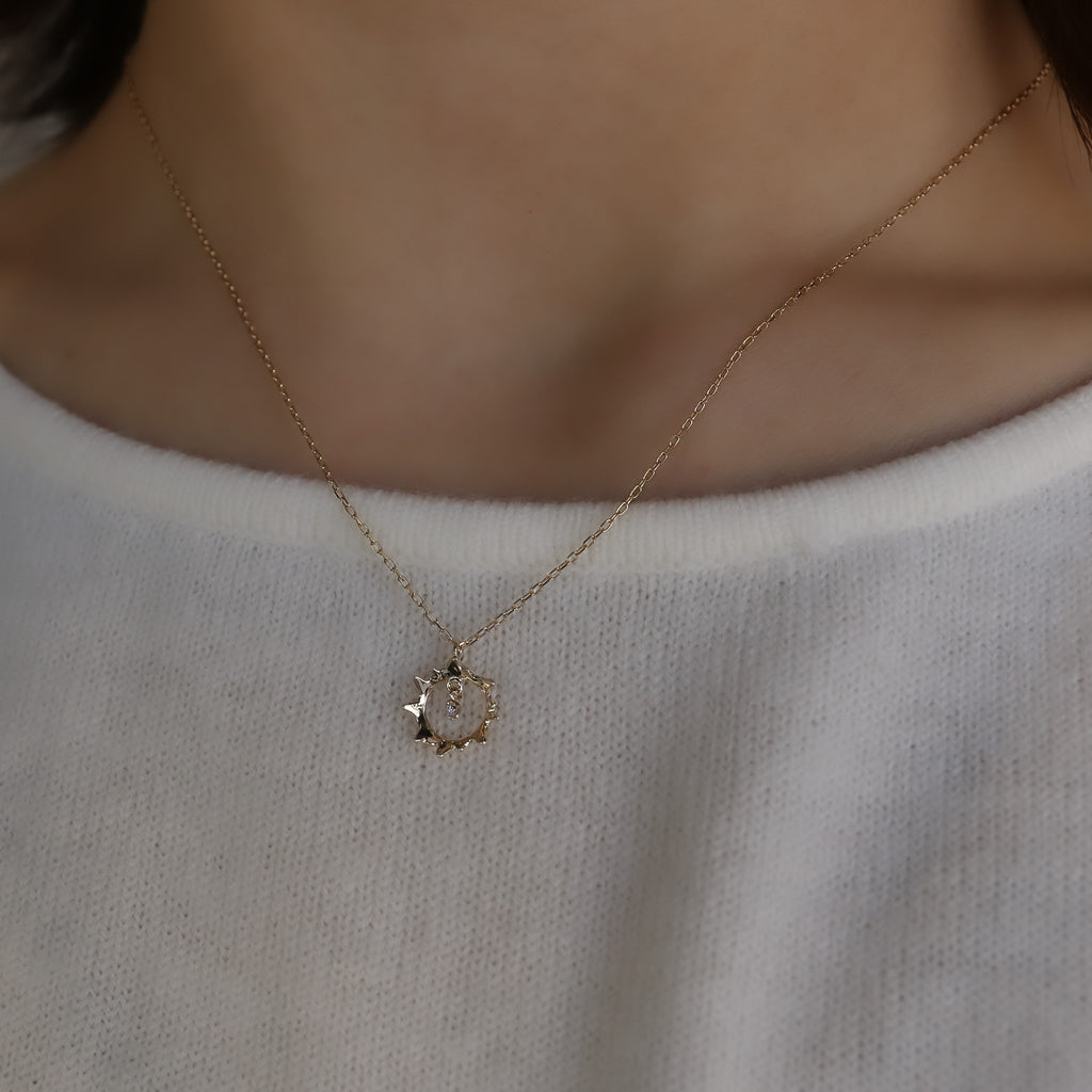 2021　クリスマス太陽ネックレス着画