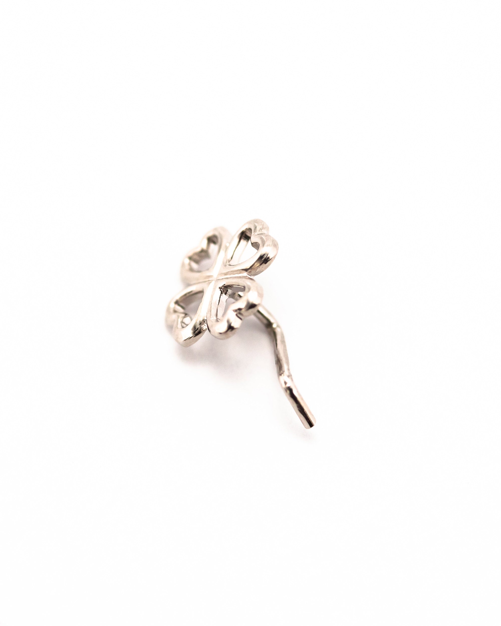 Zピアス Clover white – voulez vous online store